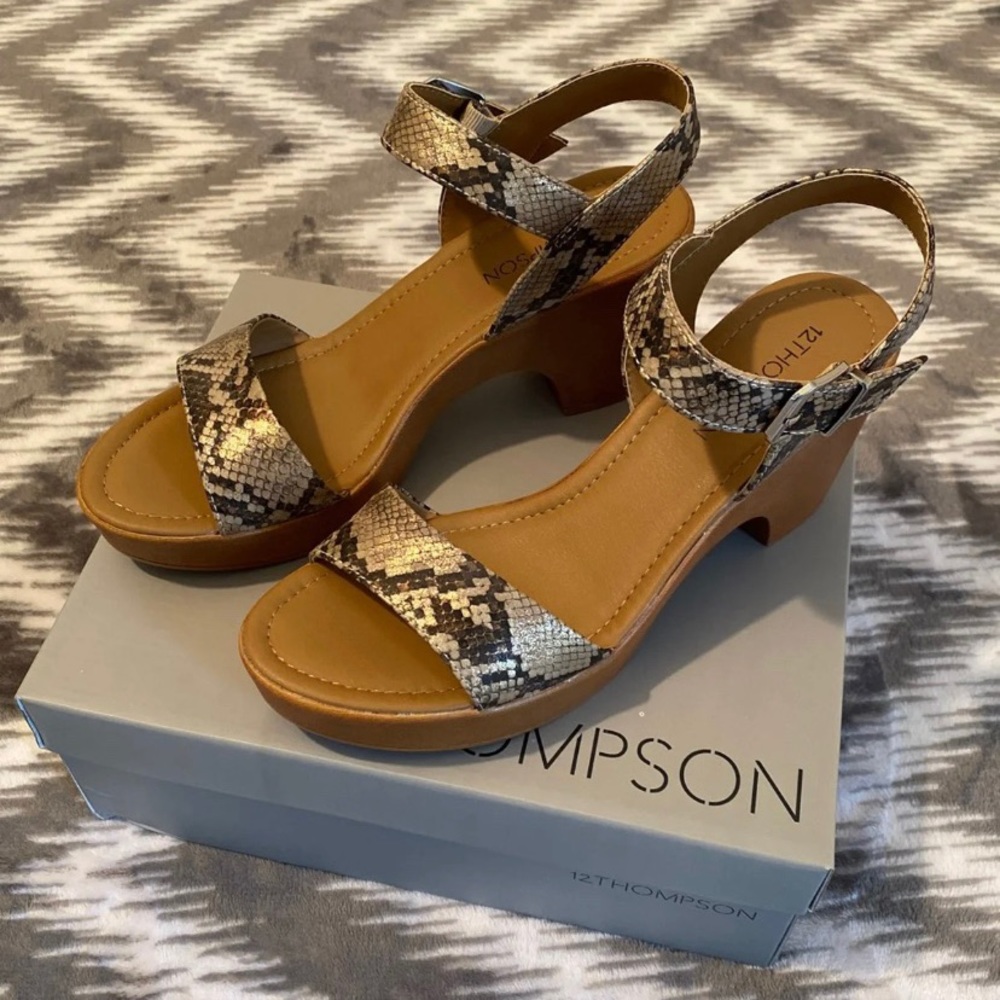 Women’s Sandles Size 8.5